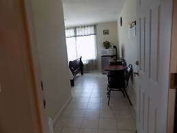 Misquamicut Beach Front Inn