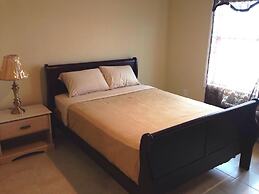 Misquamicut Beach Front Inn