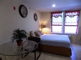 Misquamicut Beach Front Inn