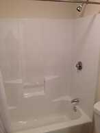 Misquamicut Beach Front Inn