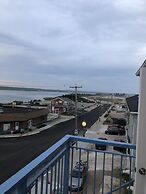 Misquamicut Beach Front Inn