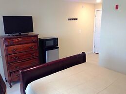 Misquamicut Beach Front Inn