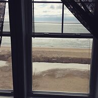 Misquamicut Beach Front Inn