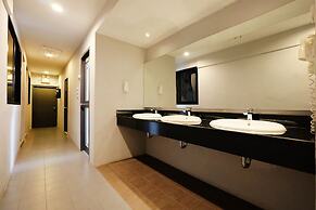 OYO 501 At Night Hostel