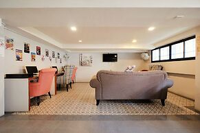 OYO 501 At Night Hostel