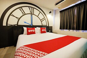 OYO 501 At Night Hostel