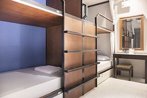 OYO 501 At Night Hostel