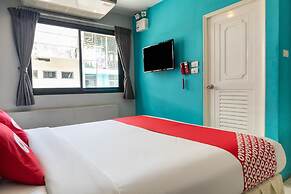 OYO 501 At Night Hostel