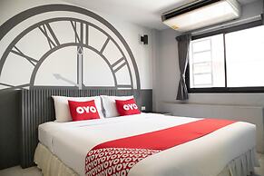 OYO 501 At Night Hostel