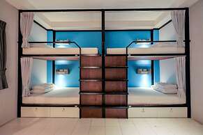 OYO 501 At Night Hostel