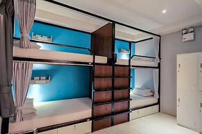 OYO 501 At Night Hostel