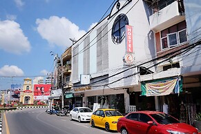 OYO 501 At Night Hostel