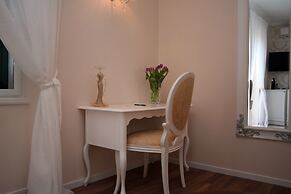 Banica Apartments & Rooms