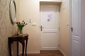 Banica Apartments & Rooms