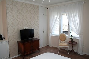 Banica Apartments & Rooms