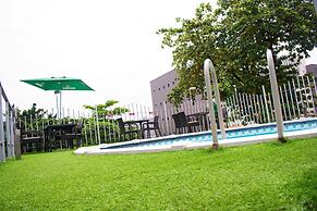 Atlantic Hotel And Suites