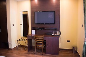 Atlantic Hotel And Suites