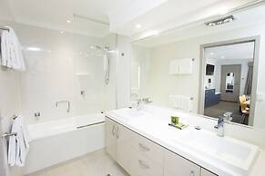 Altitude Motel Apartments