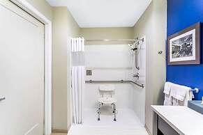 La Quinta Inn & Suites by Wyndham Odessa N. - Sienna Tower