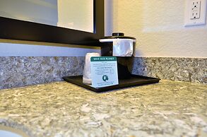 Cobblestone Inn & Suites - Holstein