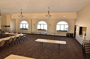 Cobblestone Inn & Suites - Holstein