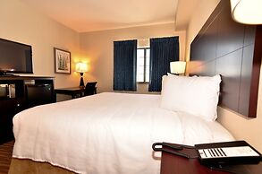 Cobblestone Inn & Suites - Holstein