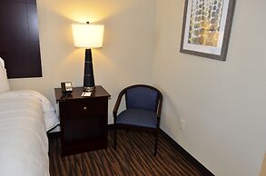 Cobblestone Inn & Suites - Holstein