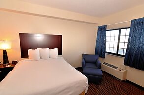 Cobblestone Inn & Suites - Holstein