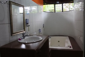 Hotel Catarata Río Celeste