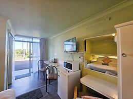 Mollymook Ocean View Motel Reward Long Stays - Over 18's Only