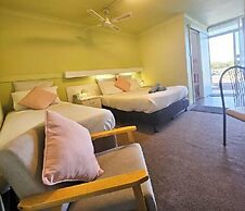 Mollymook Ocean View Motel Reward Long Stays - Over 18's Only