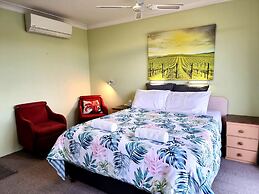 Mollymook Ocean View Motel Reward Long Stays - Over 18's Only