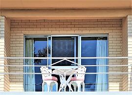 Mollymook Ocean View Motel Reward Long Stays - Over 18's Only