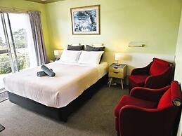 Mollymook Ocean View Motel Reward Long Stays - Over 18's Only