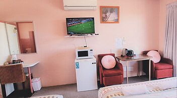 Mollymook Ocean View Motel Reward Long Stays - Over 18's Only