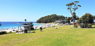Mollymook Ocean View Motel Reward Long Stays - Over 18's Only