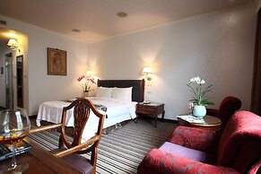 Chia Shih Pao Hotel