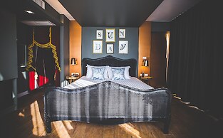 Art Mai Gallery Nimman Hotel