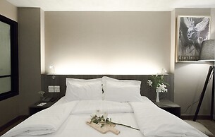 Art Mai Gallery Nimman Hotel