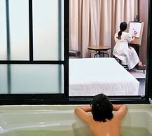 Art Mai Gallery Nimman Hotel