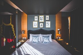 Art Mai Gallery Nimman Hotel