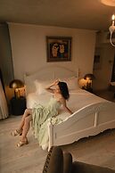 Art Mai Gallery Nimman Hotel