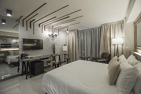 Art Mai Gallery Nimman Hotel