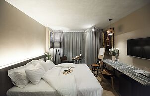 Art Mai Gallery Nimman Hotel