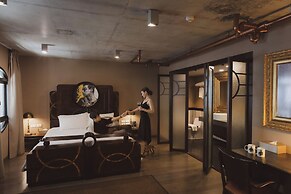 Art Mai Gallery Nimman Hotel