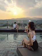 Art Mai Gallery Nimman Hotel