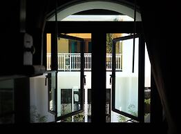 Art Mai Gallery Nimman Hotel