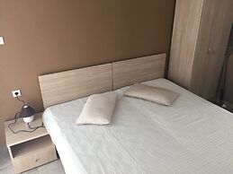 Alexandros Apartments