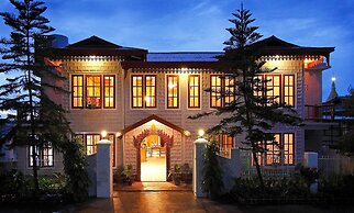 Golden Empress Hotel