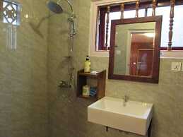 Golden Empress Hotel